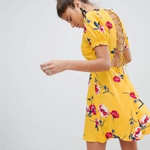 PrettyLittleThing Floral Lace Up Detail Dress